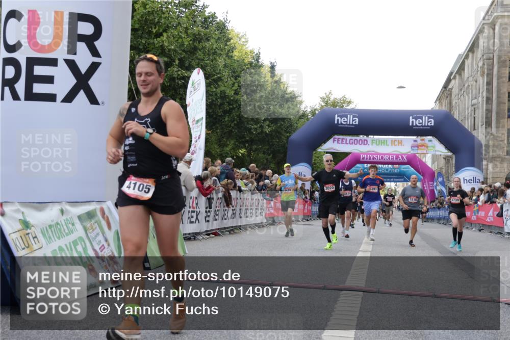 06.09.2026 - CURREX Alsterlauf Yannick Fuchs http://msf.ph/oto/10149075 06.09.2026 09:50:05 Ziel 2020, 2094, 2639, 2814, 2823, 3492, 3739, 4105, 4142, 4393, 4951, 5316, 5628, 5744, 5834, 6157, 6428, 6475 meine-sportfotos.de