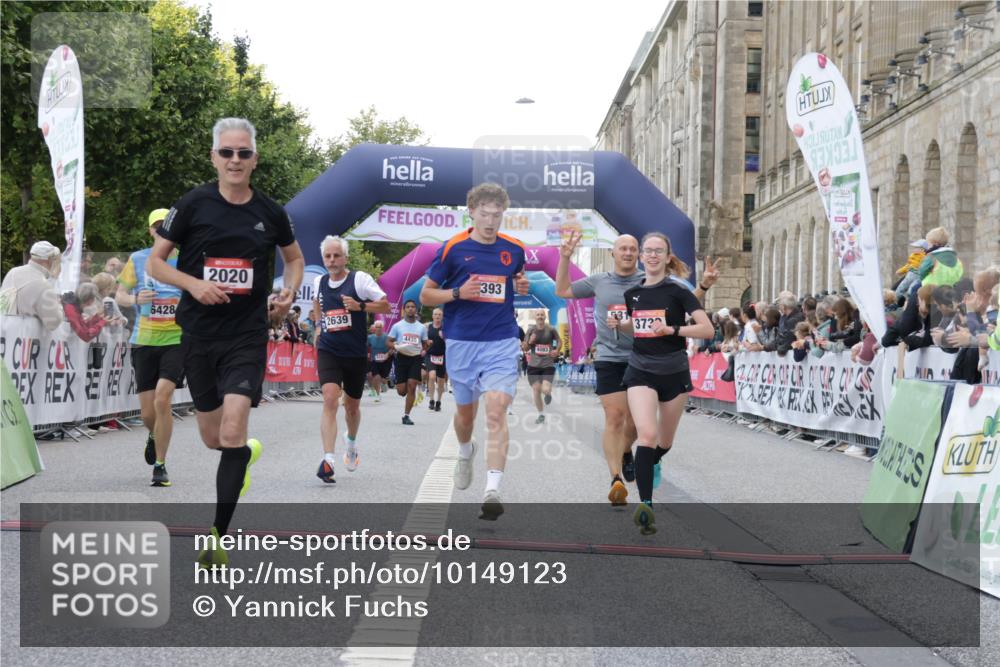 06.09.2026 - CURREX Alsterlauf Yannick Fuchs http://msf.ph/oto/10149123 06.09.2026 09:50:07 Ziel 2020, 2094, 2639, 2814, 2823, 3492, 3739, 4083, 4105, 4393, 5316, 5628, 5744, 5834, 6157, 6428 meine-sportfotos.de