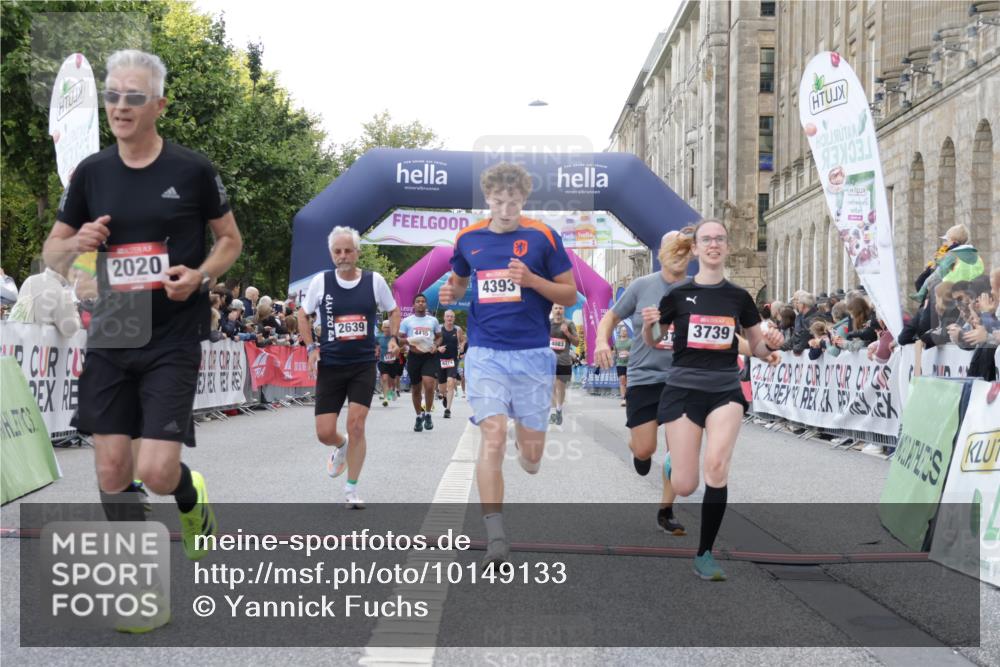 06.09.2026 - CURREX Alsterlauf Yannick Fuchs http://msf.ph/oto/10149133 06.09.2026 09:50:08 Ziel 2020, 2639, 3739, 4083, 4101, 4105, 4393, 4435, 5316, 5628, 5744, 5834, 6157, 6428 meine-sportfotos.de