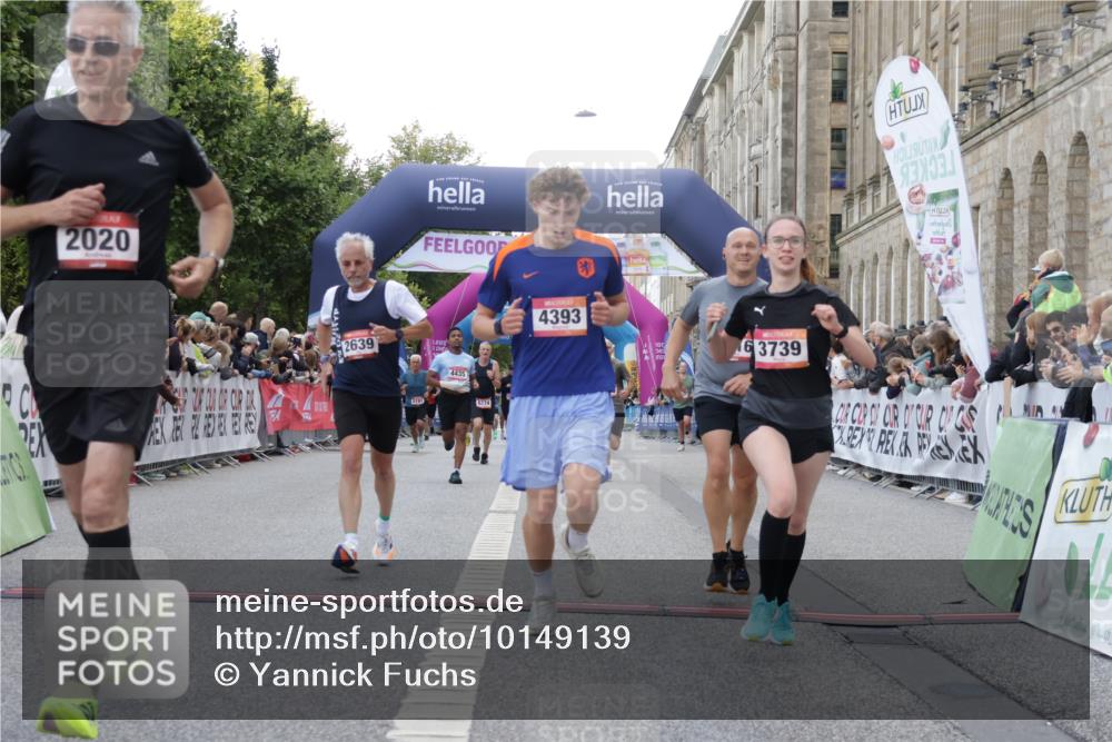 06.09.2026 - CURREX Alsterlauf Yannick Fuchs http://msf.ph/oto/10149139 06.09.2026 09:50:08 Ziel 2020, 2639, 3739, 4083, 4101, 4105, 4393, 4435, 5316, 5628, 5744, 5834, 6157, 6428 meine-sportfotos.de