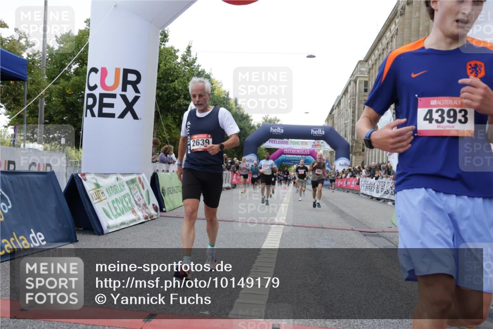 06.09.2026 - CURREX Alsterlauf Yannick Fuchs http://msf.ph/oto/10149179 06.09.2026 09:50:10 Ziel 2020, 2256, 2639, 3739, 4083, 4101, 4105, 4393, 4435, 5191, 5316, 5628, 5744, 5834, 5981, 6077, 6274, 6428 meine-sportfotos.de