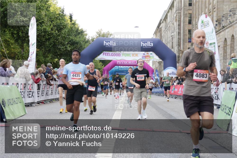 06.09.2026 - CURREX Alsterlauf Yannick Fuchs http://msf.ph/oto/10149226 06.09.2026 09:50:12 Ziel 2020, 2256, 2639, 3739, 4083, 4101, 4393, 4435, 5191, 5316, 5834, 5981, 6077, 6274, 6428 meine-sportfotos.de