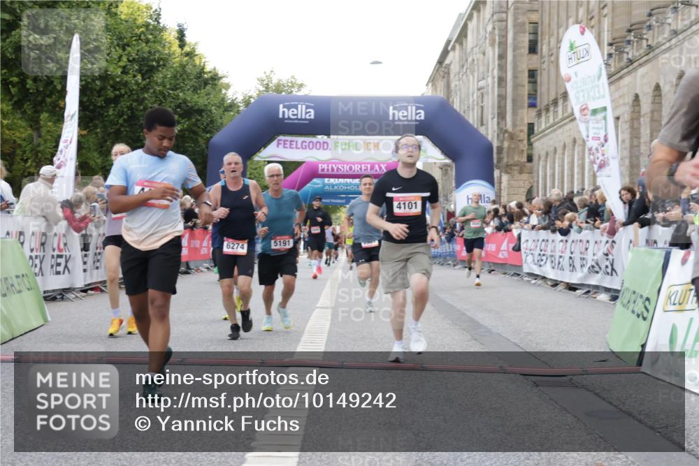 06.09.2026 - CURREX Alsterlauf Yannick Fuchs http://msf.ph/oto/10149242 06.09.2026 09:50:13 Ziel 2020, 2256, 2639, 2720, 3488, 3739, 4083, 4101, 4393, 4435, 4541, 5191, 5316, 5981, 6077, 6274, 6428 meine-sportfotos.de