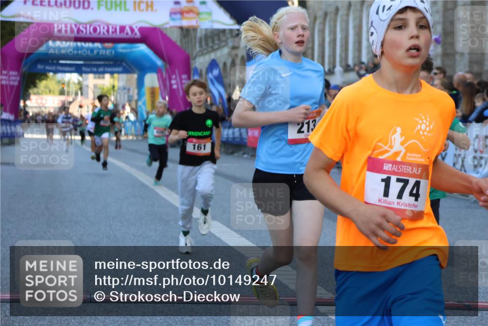 06.09.2026 - CURREX Alsterlauf Strokosch-Dieckow http://msf.ph/oto/10149247 06.09.2026 10:52:37 Ziel 161, 174, 182, 213, 268, 307, 316, 409 meine-sportfotos.de