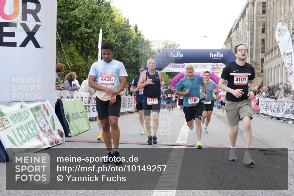 06.09.2026 - CURREX Alsterlauf Yannick Fuchs http://msf.ph/oto/10149257 06.09.2026 09:50:14 Ziel 2020, 2256, 2639, 2720, 3455, 3488, 3739, 4083, 4101, 4393, 4435, 4541, 5191, 5264, 5316, 5326, 5949, 5981, 6077, 6274, 6428 meine-sportfotos.de
