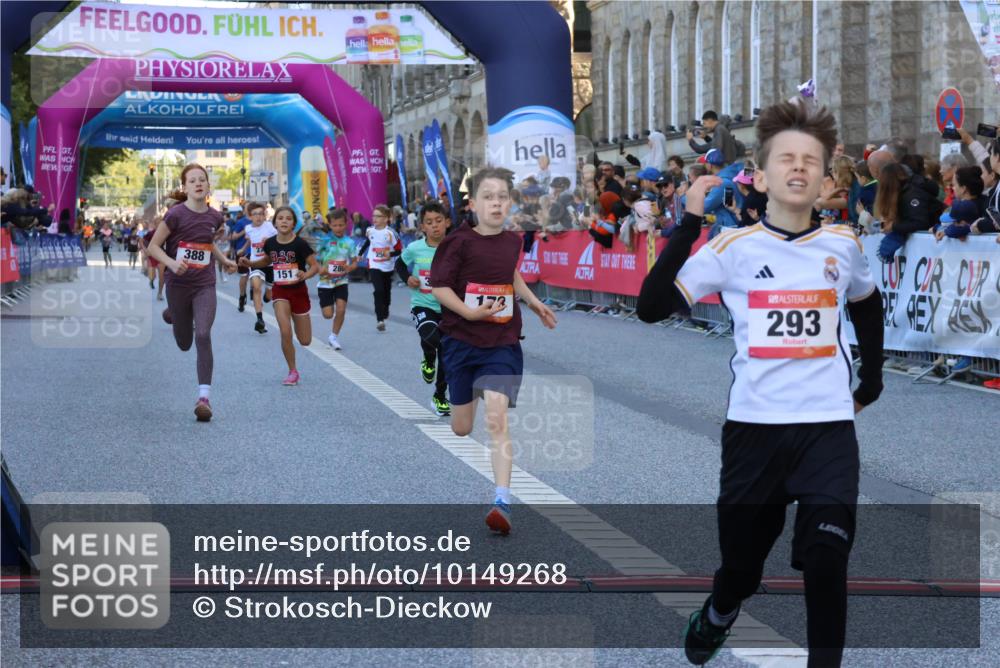 06.09.2026 - CURREX Alsterlauf Strokosch-Dieckow http://msf.ph/oto/10149268 06.09.2026 10:52:51 Ziel 151, 178, 184, 222, 223, 250, 280, 281, 293, 355, 374, 388, 408, 452 meine-sportfotos.de