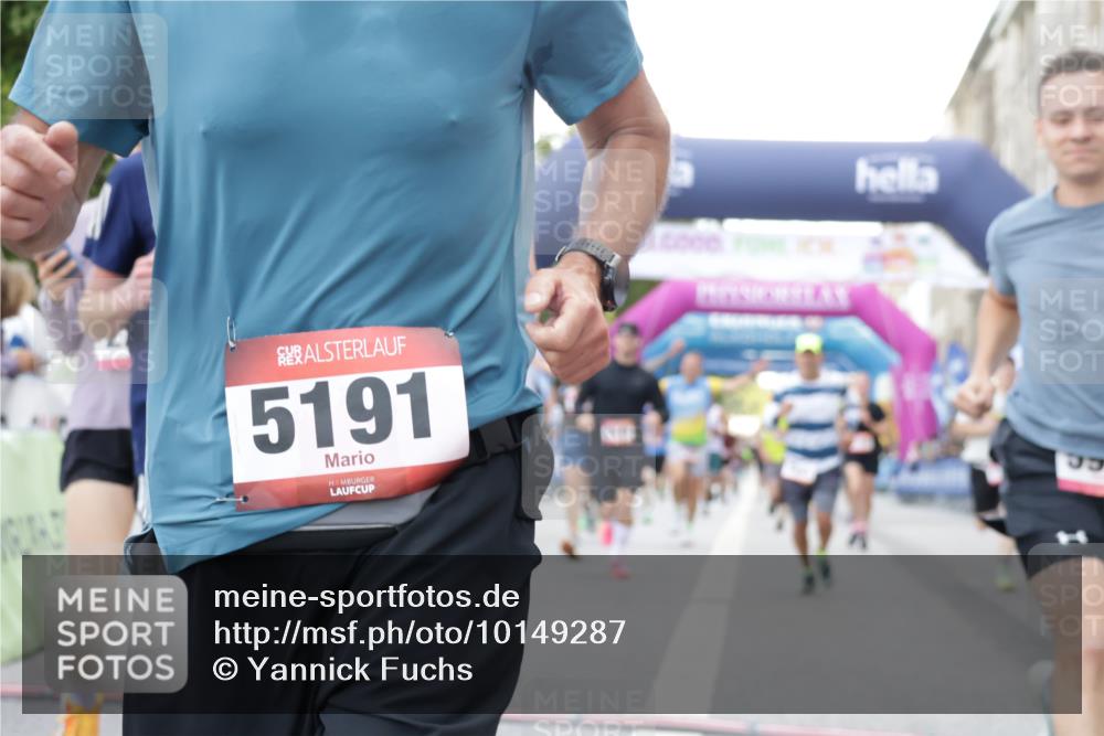 06.09.2026 - CURREX Alsterlauf Yannick Fuchs http://msf.ph/oto/10149287 06.09.2026 09:50:15 Ziel 2256, 2639, 2720, 3333, 3455, 3488, 3739, 4083, 4101, 4393, 4435, 4541, 5191, 5264, 5316, 5326, 5949, 5981, 6077, 6248, 6274, 6428 meine-sportfotos.de