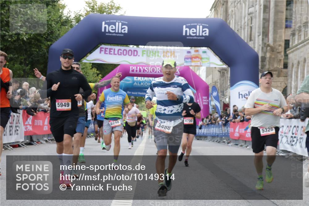 06.09.2026 - CURREX Alsterlauf Yannick Fuchs http://msf.ph/oto/10149314 06.09.2026 09:50:17 Ziel 2256, 2720, 3333, 3455, 3488, 4083, 4101, 4435, 4541, 4700, 5191, 5264, 5326, 5949, 5981, 6077, 6248, 6274 meine-sportfotos.de
