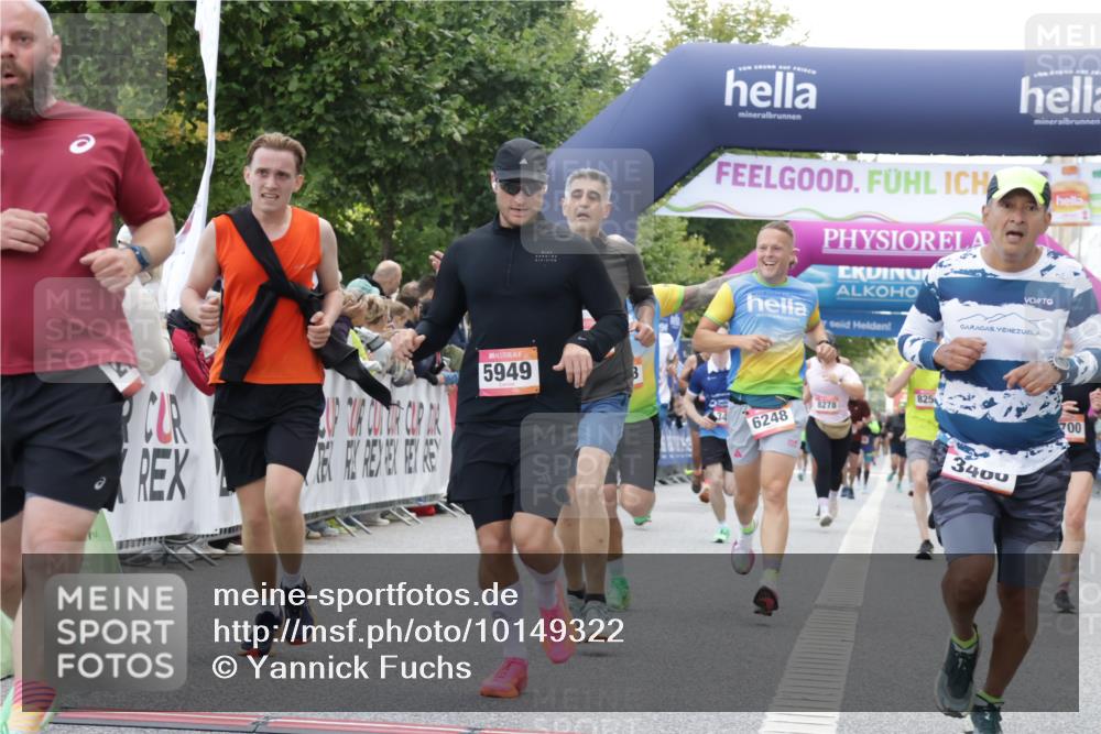 06.09.2026 - CURREX Alsterlauf Yannick Fuchs http://msf.ph/oto/10149322 06.09.2026 09:50:18 Ziel 2256, 2720, 3333, 3455, 3475, 3488, 4083, 4101, 4435, 4541, 4700, 5006, 5191, 5264, 5326, 5949, 5981, 6077, 6248, 6274, 8256, 8278 meine-sportfotos.de