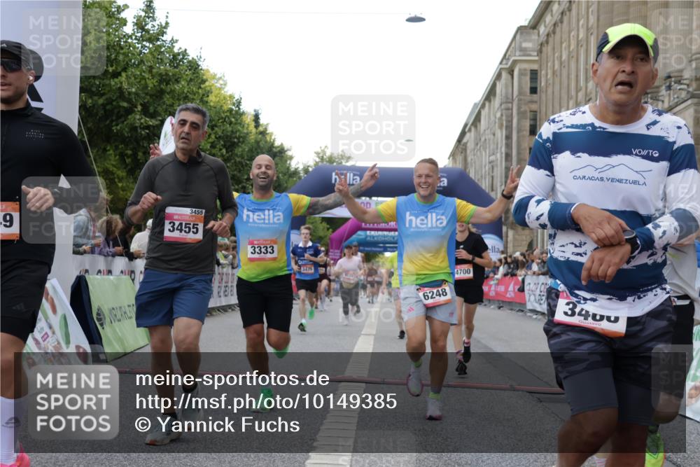06.09.2026 - CURREX Alsterlauf Yannick Fuchs http://msf.ph/oto/10149385 06.09.2026 09:50:20 Ziel 2256, 2453, 2720, 2878, 3333, 3455, 3475, 3488, 4101, 4435, 4541, 4700, 4840, 5006, 5191, 5264, 5326, 5949, 5981, 6077, 6248, 6274, 8156, 8256, 8278 meine-sportfotos.de