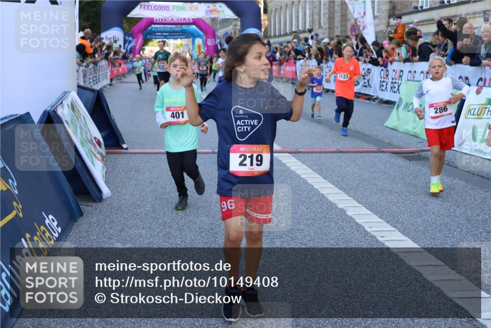 06.09.2026 - CURREX Alsterlauf Strokosch-Dieckow http://msf.ph/oto/10149408 06.09.2026 10:53:46 Ziel 154, 159, 164, 169, 177, 214, 219, 257, 259, 265, 286, 354, 389, 401, 422, 442, 8094, 8112, 8123, 8252 meine-sportfotos.de