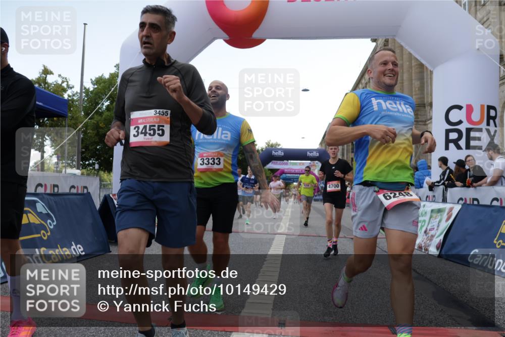 06.09.2026 - CURREX Alsterlauf Yannick Fuchs http://msf.ph/oto/10149429 06.09.2026 09:50:21 Ziel 2256, 2453, 2720, 2878, 3333, 3455, 3475, 3488, 4541, 4568, 4700, 4840, 5006, 5191, 5264, 5326, 5949, 5981, 6077, 6248, 6274, 8156, 8256, 8278 meine-sportfotos.de