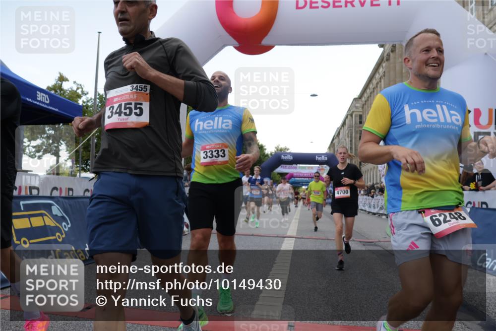 06.09.2026 - CURREX Alsterlauf Yannick Fuchs http://msf.ph/oto/10149430 06.09.2026 09:50:22 Ziel 2453, 2720, 2878, 3044, 3333, 3455, 3475, 3488, 4541, 4568, 4700, 4840, 5006, 5264, 5326, 5949, 5981, 6077, 6248, 8156, 8256, 8278 meine-sportfotos.de
