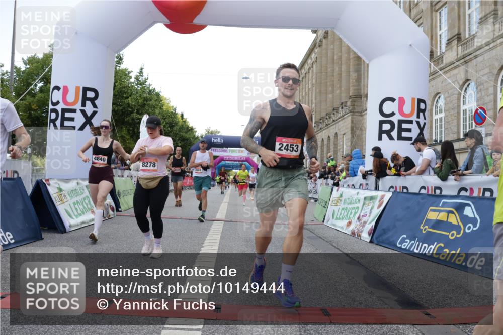 06.09.2026 - CURREX Alsterlauf Yannick Fuchs http://msf.ph/oto/10149444 06.09.2026 09:50:25 Ziel 2411, 2453, 2720, 2878, 3044, 3333, 3455, 3475, 3488, 4541, 4568, 4700, 4755, 4840, 5006, 5264, 5326, 5631, 5946, 5949, 6248, 6427, 8156, 8256, 8278 meine-sportfotos.de