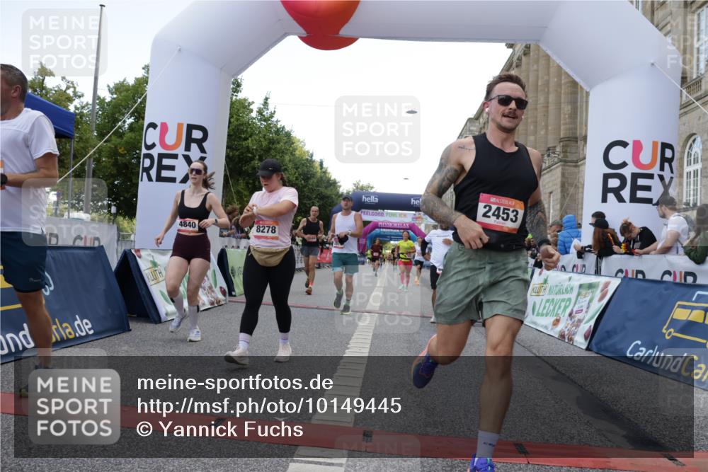 06.09.2026 - CURREX Alsterlauf Yannick Fuchs http://msf.ph/oto/10149445 06.09.2026 09:50:25 Ziel 2411, 2453, 2720, 2878, 3044, 3333, 3455, 3475, 3488, 4541, 4568, 4700, 4755, 4840, 5006, 5264, 5326, 5631, 5946, 5949, 6248, 6427, 8156, 8256, 8278 meine-sportfotos.de