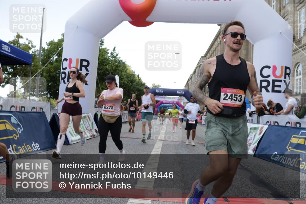 06.09.2026 - CURREX Alsterlauf Yannick Fuchs http://msf.ph/oto/10149446 06.09.2026 09:50:25 Ziel 2411, 2453, 2720, 2878, 3044, 3333, 3455, 3475, 3488, 4541, 4568, 4700, 4755, 4840, 5006, 5264, 5326, 5631, 5946, 5949, 6248, 6427, 8156, 8256, 8278 meine-sportfotos.de