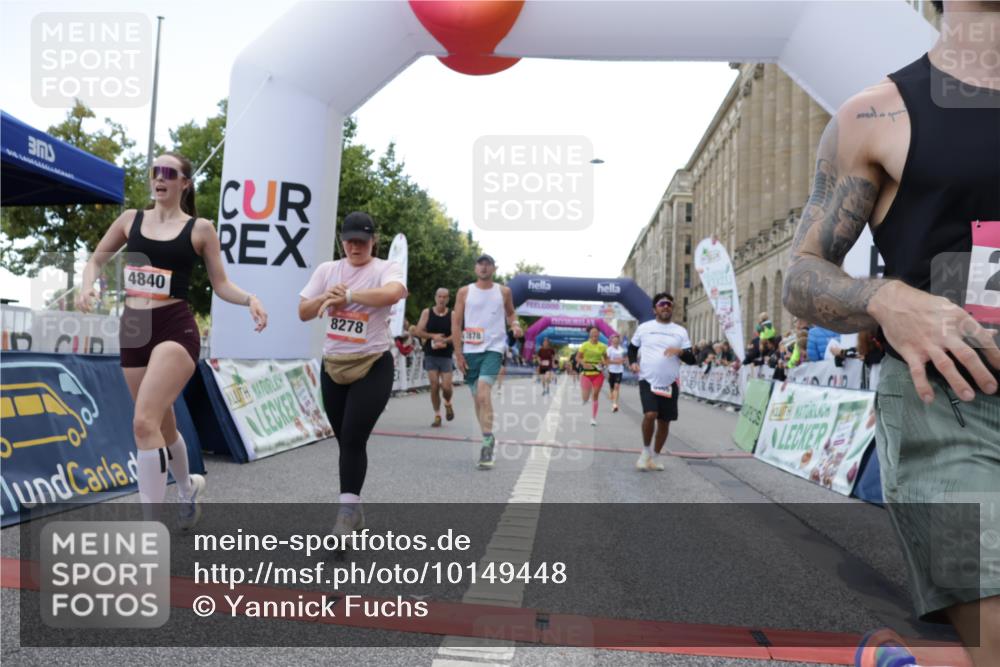 06.09.2026 - CURREX Alsterlauf Yannick Fuchs http://msf.ph/oto/10149448 06.09.2026 09:50:25 Ziel 2411, 2453, 2720, 2878, 3044, 3333, 3455, 3475, 3488, 4541, 4568, 4700, 4755, 4840, 5006, 5264, 5326, 5631, 5946, 5949, 6248, 6427, 8156, 8256, 8278 meine-sportfotos.de