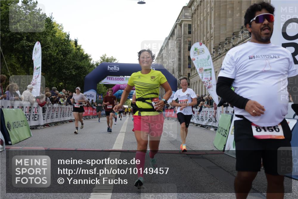 06.09.2026 - CURREX Alsterlauf Yannick Fuchs http://msf.ph/oto/10149457 06.09.2026 09:50:28 Ziel 2411, 2453, 2506, 2878, 3044, 3475, 4568, 4700, 4755, 4840, 5006, 5299, 5631, 5946, 6427, 8156, 8256, 8278 meine-sportfotos.de