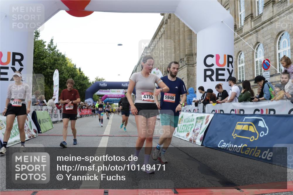 06.09.2026 - CURREX Alsterlauf Yannick Fuchs http://msf.ph/oto/10149471 06.09.2026 09:50:31 Ziel 2411, 2453, 2506, 2878, 2937, 3044, 4568, 4755, 4840, 4897, 5299, 5631, 5946, 6427, 8156 meine-sportfotos.de