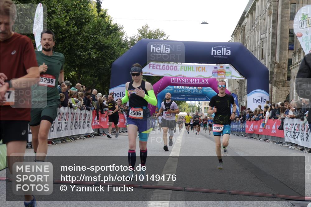 06.09.2026 - CURREX Alsterlauf Yannick Fuchs http://msf.ph/oto/10149476 06.09.2026 09:50:33 Ziel 2411, 2506, 2937, 3044, 4568, 4755, 4897, 5274, 5299, 5631, 5946, 6427 meine-sportfotos.de