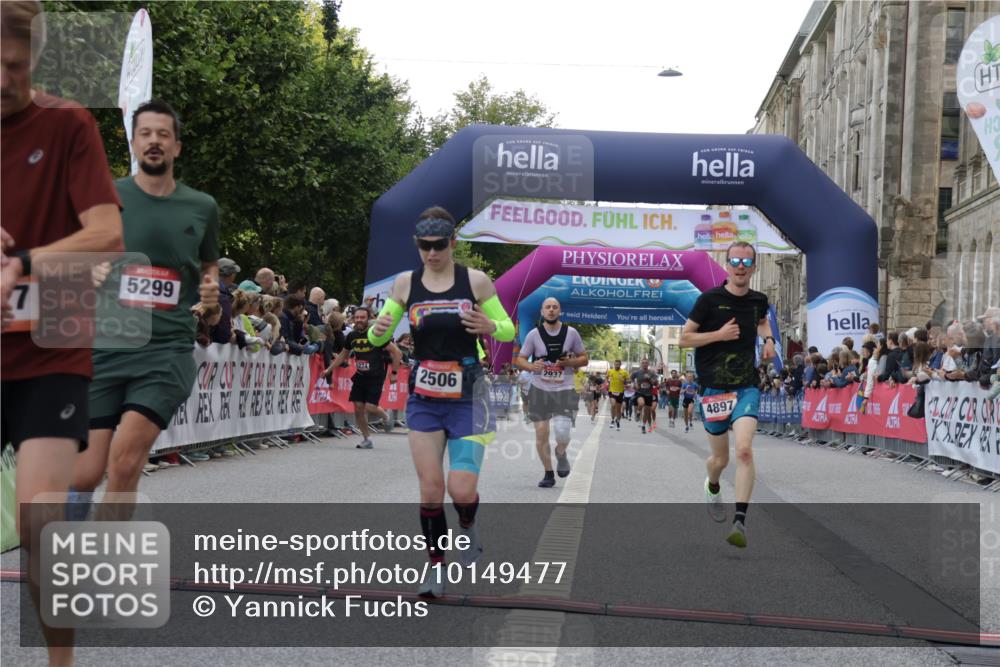 06.09.2026 - CURREX Alsterlauf Yannick Fuchs http://msf.ph/oto/10149477 06.09.2026 09:50:33 Ziel 2411, 2506, 2937, 3044, 4568, 4755, 4897, 5274, 5299, 5631, 5946, 6427 meine-sportfotos.de
