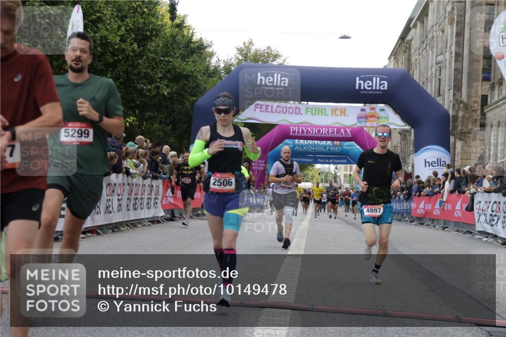 06.09.2026 - CURREX Alsterlauf Yannick Fuchs http://msf.ph/oto/10149478 06.09.2026 09:50:33 Ziel 2411, 2506, 2937, 3044, 4568, 4755, 4897, 5274, 5299, 5631, 5946, 6427 meine-sportfotos.de