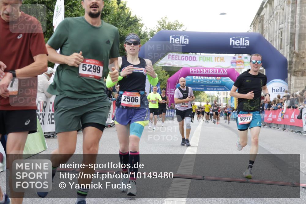 06.09.2026 - CURREX Alsterlauf Yannick Fuchs http://msf.ph/oto/10149480 06.09.2026 09:50:33 Ziel 2411, 2506, 2937, 3044, 4568, 4755, 4897, 5274, 5299, 5631, 5946, 6427 meine-sportfotos.de