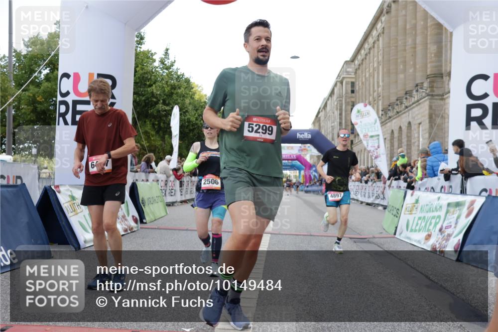 06.09.2026 - CURREX Alsterlauf Yannick Fuchs http://msf.ph/oto/10149484 06.09.2026 09:50:34 Ziel 2411, 2506, 2937, 3044, 3402, 4755, 4897, 5274, 5299, 5631, 5946, 6427 meine-sportfotos.de