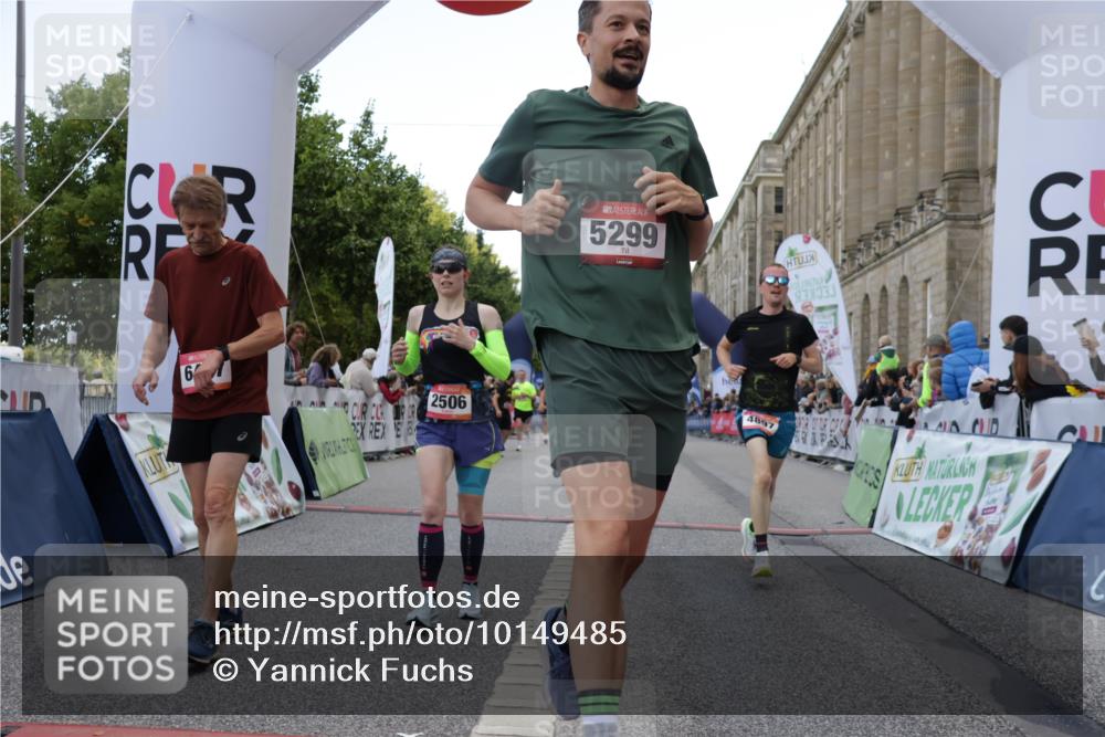 06.09.2026 - CURREX Alsterlauf Yannick Fuchs http://msf.ph/oto/10149485 06.09.2026 09:50:34 Ziel 2411, 2506, 2937, 3044, 3402, 4755, 4897, 5274, 5299, 5631, 5946, 6427 meine-sportfotos.de