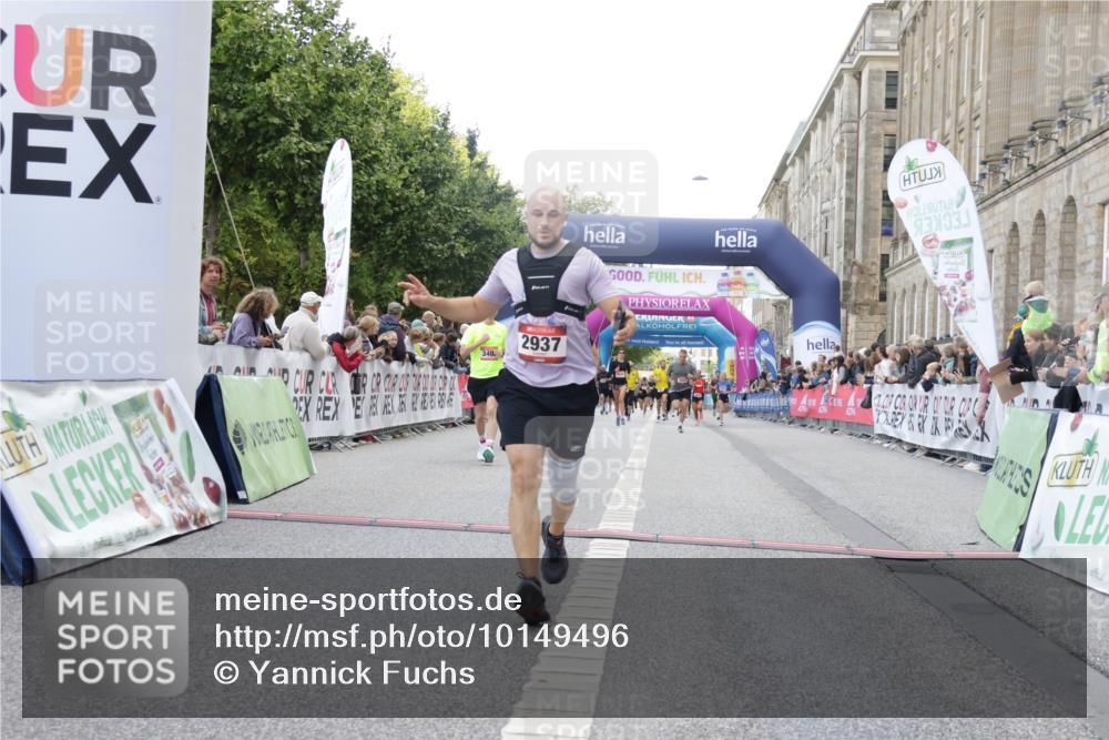06.09.2026 - CURREX Alsterlauf Yannick Fuchs http://msf.ph/oto/10149496 06.09.2026 09:50:37 Ziel 2411, 2506, 2937, 3402, 4022, 4897, 5274, 5299, 5946, 6427, 8160 meine-sportfotos.de