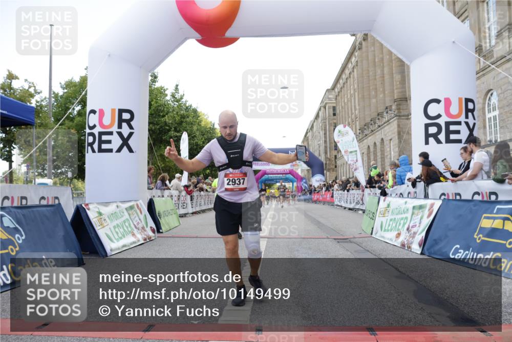 06.09.2026 - CURREX Alsterlauf Yannick Fuchs http://msf.ph/oto/10149499 06.09.2026 09:50:38 Ziel 2506, 2937, 3402, 4022, 4897, 5274, 5299, 8160 meine-sportfotos.de