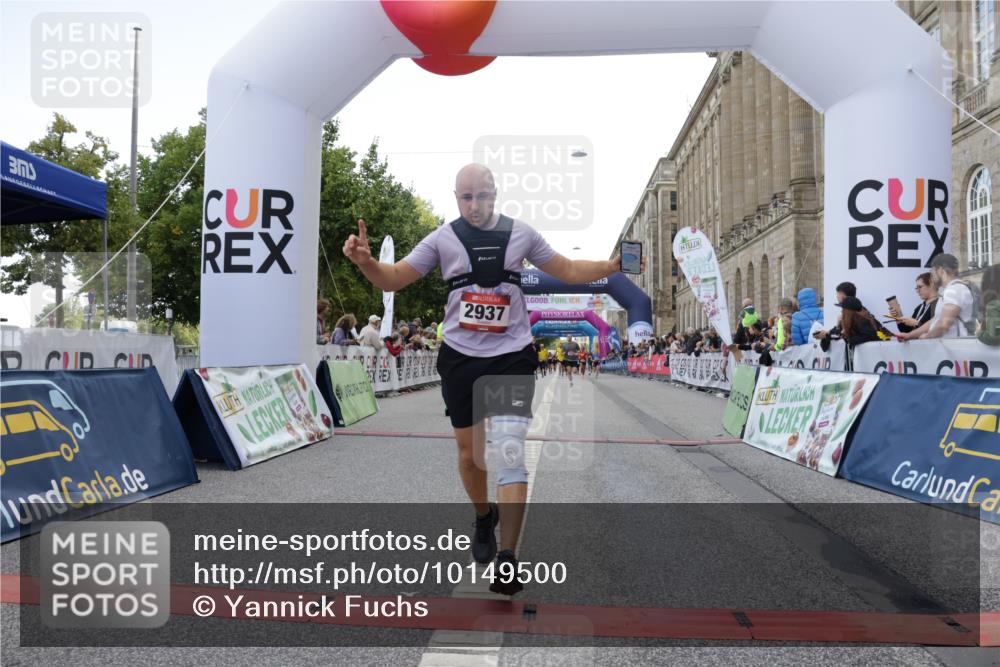 06.09.2026 - CURREX Alsterlauf Yannick Fuchs http://msf.ph/oto/10149500 06.09.2026 09:50:38 Ziel 2506, 2937, 3402, 4022, 4897, 5274, 5299, 8160 meine-sportfotos.de