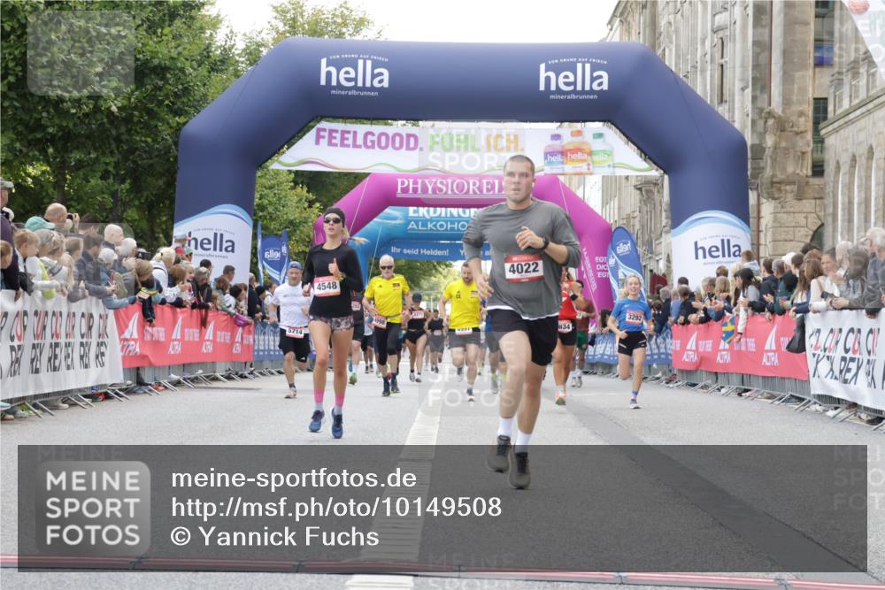 06.09.2026 - CURREX Alsterlauf Yannick Fuchs http://msf.ph/oto/10149508 06.09.2026 09:50:41 Ziel 2937, 3292, 3402, 4022, 4548, 4834, 4897, 5274, 8160 meine-sportfotos.de