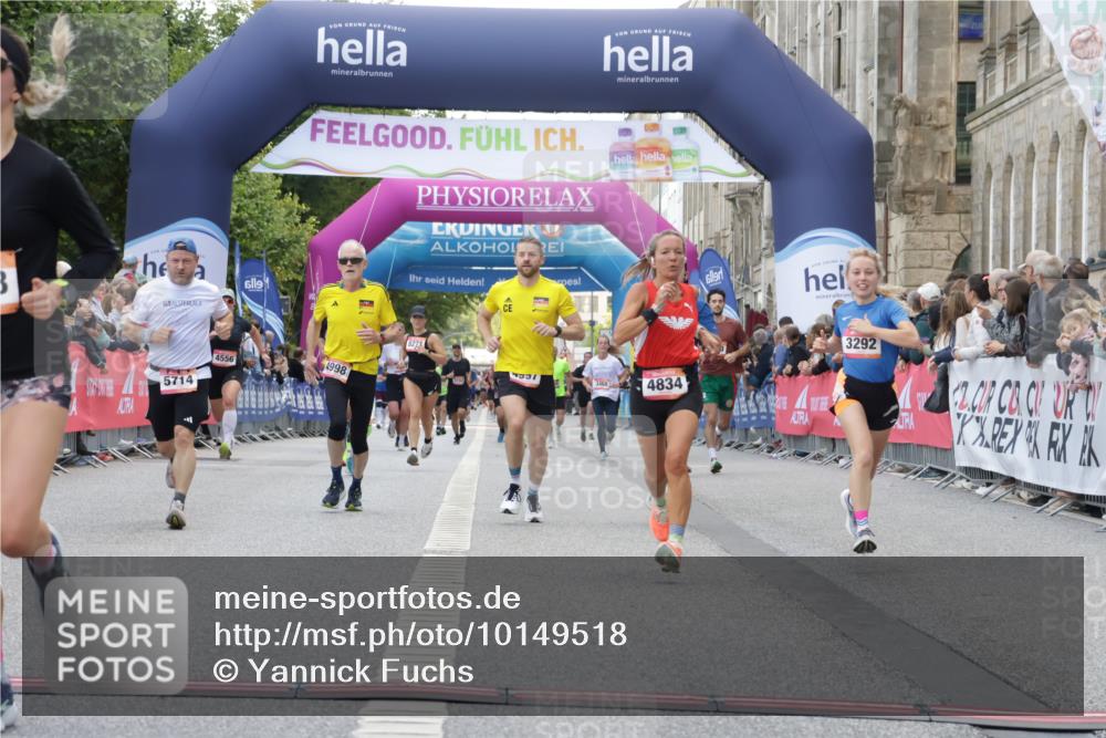 06.09.2026 - CURREX Alsterlauf Yannick Fuchs http://msf.ph/oto/10149518 06.09.2026 09:50:44 Ziel 3292, 3402, 4022, 4548, 4556, 4834, 4997, 4998, 5178, 5274, 5282, 5714, 8160 meine-sportfotos.de