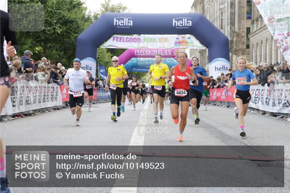 06.09.2026 - CURREX Alsterlauf Yannick Fuchs http://msf.ph/oto/10149523 06.09.2026 09:50:44 Ziel 3292, 3402, 4022, 4548, 4556, 4834, 4997, 4998, 5178, 5274, 5282, 5714, 8160 meine-sportfotos.de