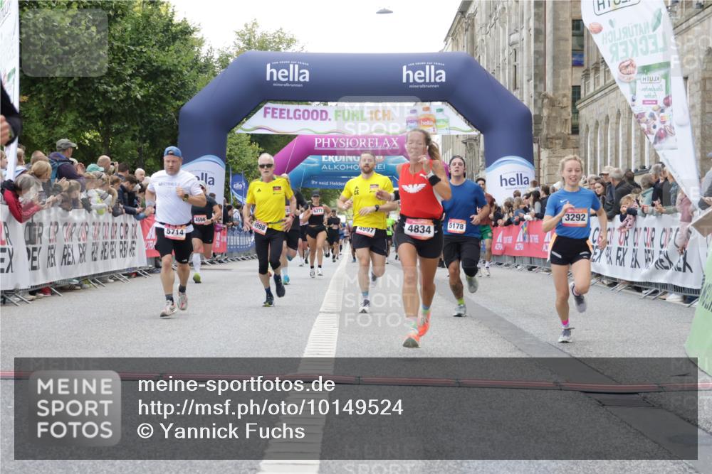 06.09.2026 - CURREX Alsterlauf Yannick Fuchs http://msf.ph/oto/10149524 06.09.2026 09:50:45 Ziel 3292, 3402, 4022, 4371, 4548, 4556, 4834, 4997, 4998, 5178, 5274, 5282, 5714, 8160, 8277 meine-sportfotos.de