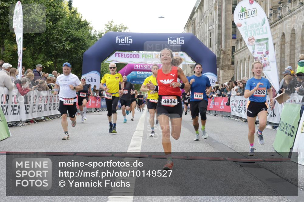 06.09.2026 - CURREX Alsterlauf Yannick Fuchs http://msf.ph/oto/10149527 06.09.2026 09:50:45 Ziel 3292, 3402, 4022, 4371, 4548, 4556, 4834, 4997, 4998, 5178, 5274, 5282, 5714, 8160, 8277 meine-sportfotos.de