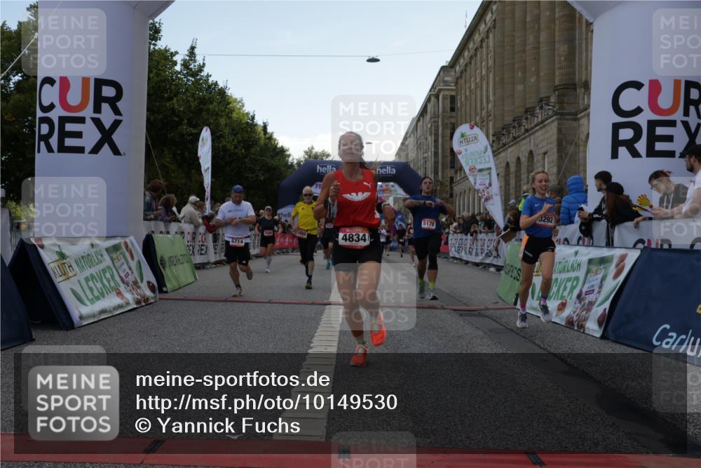 06.09.2026 - CURREX Alsterlauf Yannick Fuchs http://msf.ph/oto/10149530 06.09.2026 09:50:46 Ziel 3073, 3292, 3402, 3423, 4022, 4371, 4548, 4556, 4834, 4997, 4998, 5178, 5282, 5714, 8160, 8277 meine-sportfotos.de