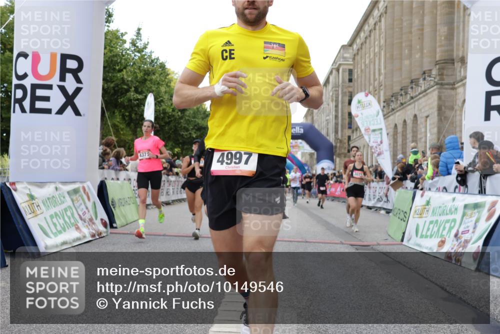 06.09.2026 - CURREX Alsterlauf Yannick Fuchs http://msf.ph/oto/10149546 06.09.2026 09:50:49 Ziel 3073, 3292, 3423, 3468, 4022, 4317, 4371, 4548, 4556, 4834, 4997, 4998, 5102, 5178, 5282, 5714, 6182, 8277 meine-sportfotos.de