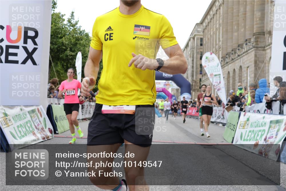 06.09.2026 - CURREX Alsterlauf Yannick Fuchs http://msf.ph/oto/10149547 06.09.2026 09:50:50 Ziel 2008, 3073, 3292, 3423, 3468, 4317, 4371, 4548, 4556, 4834, 4997, 4998, 5102, 5178, 5282, 5480, 5714, 6182, 8277 meine-sportfotos.de
