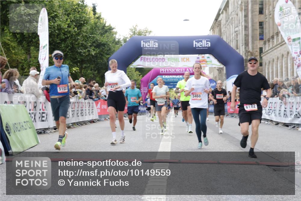 06.09.2026 - CURREX Alsterlauf Yannick Fuchs http://msf.ph/oto/10149559 06.09.2026 09:50:53 Ziel 2008, 2594, 2803, 3073, 3152, 3292, 3423, 3468, 3498, 4070, 4317, 4371, 4556, 4687, 4834, 4997, 4998, 5101, 5102, 5178, 5282, 5480, 5714, 6182, 8277 meine-sportfotos.de