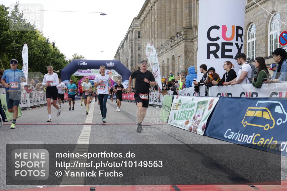06.09.2026 - CURREX Alsterlauf Yannick Fuchs http://msf.ph/oto/10149563 06.09.2026 09:50:53 Ziel 2008, 2594, 2803, 3073, 3152, 3292, 3423, 3468, 3498, 4070, 4317, 4371, 4556, 4687, 4834, 4997, 4998, 5101, 5102, 5178, 5282, 5480, 5714, 6182, 8277 meine-sportfotos.de