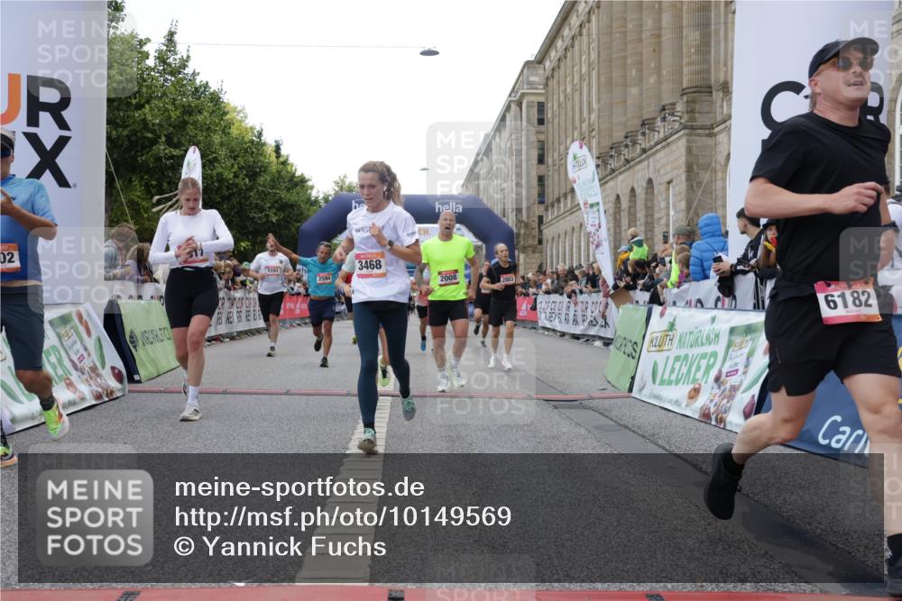 06.09.2026 - CURREX Alsterlauf Yannick Fuchs http://msf.ph/oto/10149569 06.09.2026 09:50:55 Ziel 2008, 2594, 2803, 3073, 3152, 3423, 3468, 3498, 4070, 4317, 4371, 4556, 4687, 4997, 5101, 5102, 5282, 5480, 6182, 6277, 8277 meine-sportfotos.de