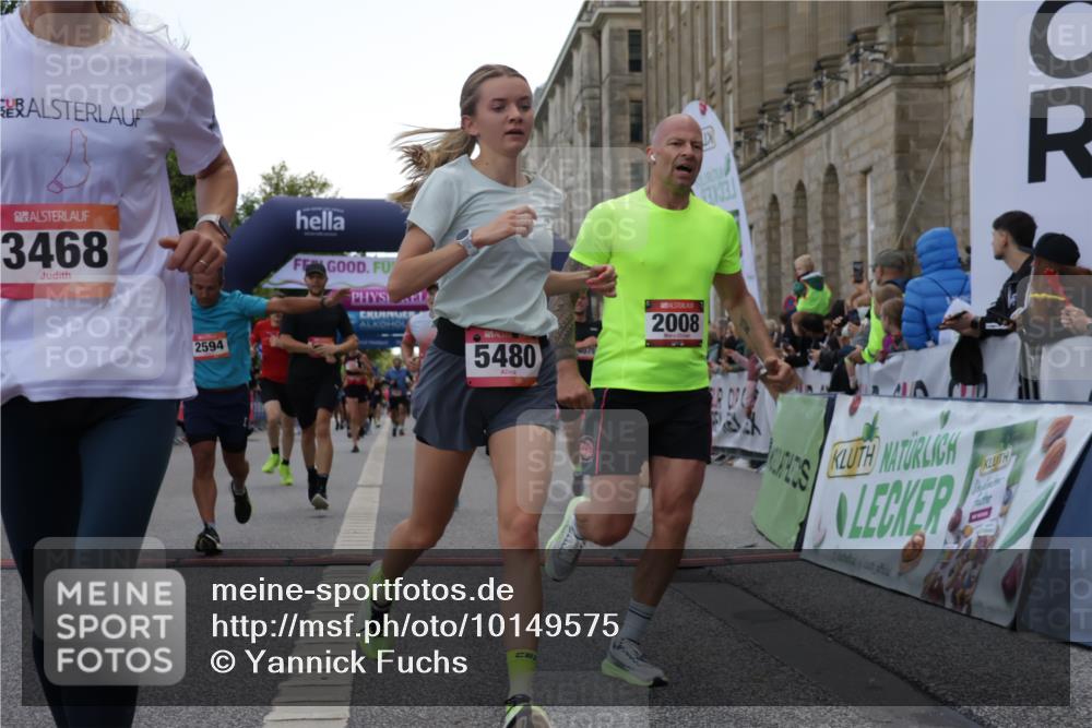 06.09.2026 - CURREX Alsterlauf Yannick Fuchs http://msf.ph/oto/10149575 06.09.2026 09:50:56 Ziel 2008, 2594, 2803, 3073, 3152, 3279, 3423, 3468, 3498, 3700, 4070, 4317, 4371, 4687, 5101, 5102, 5282, 5480, 6182, 6277, 8277 meine-sportfotos.de