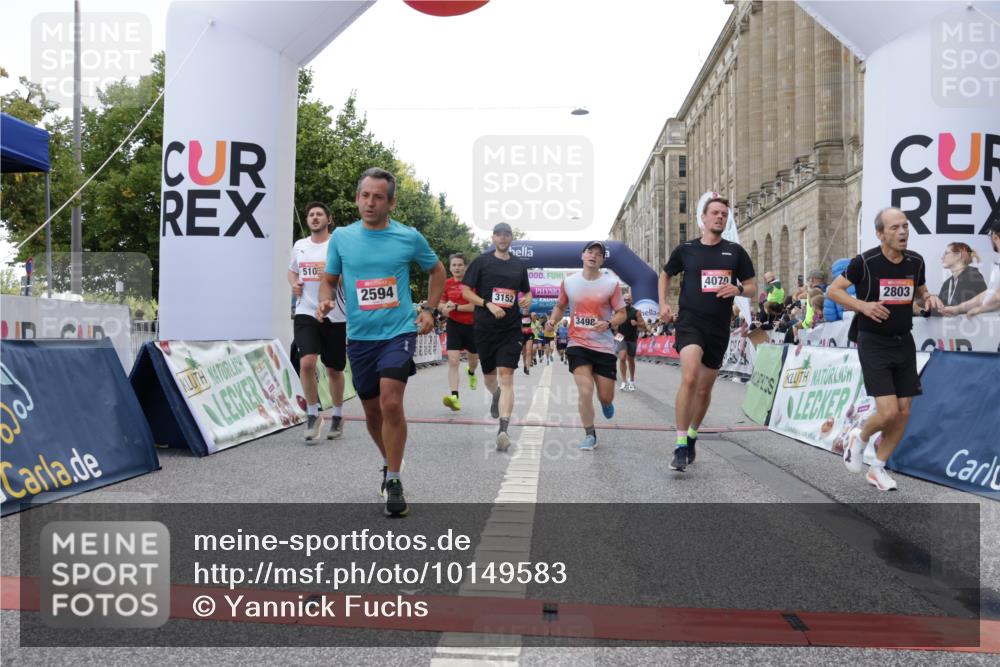 06.09.2026 - CURREX Alsterlauf Yannick Fuchs http://msf.ph/oto/10149583 06.09.2026 09:50:57 Ziel 2008, 2594, 2803, 3073, 3152, 3279, 3423, 3468, 3498, 3700, 4070, 4317, 4371, 4687, 5101, 5102, 5480, 6182, 6277, 8277 meine-sportfotos.de