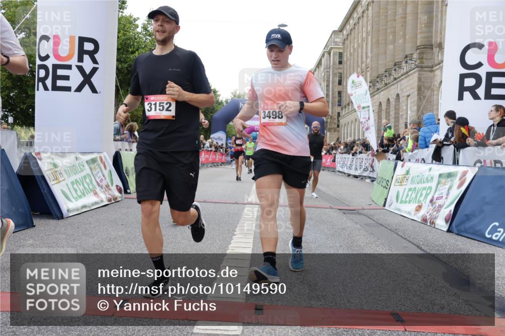 06.09.2026 - CURREX Alsterlauf Yannick Fuchs http://msf.ph/oto/10149590 06.09.2026 09:50:58 Ziel 2008, 2200, 2594, 2803, 3073, 3152, 3279, 3423, 3468, 3498, 3664, 3700, 4070, 4317, 4687, 5101, 5102, 5480, 6182, 6277 meine-sportfotos.de