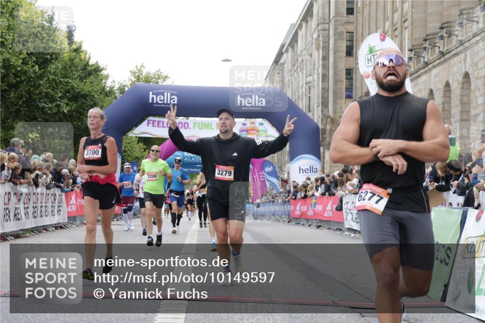 06.09.2026 - CURREX Alsterlauf Yannick Fuchs http://msf.ph/oto/10149597 06.09.2026 09:51:00 Ziel 2008, 2200, 2344, 2594, 2803, 3152, 3279, 3468, 3498, 3664, 3700, 4070, 4317, 4687, 5101, 5102, 5365, 5480, 6182, 6277 meine-sportfotos.de