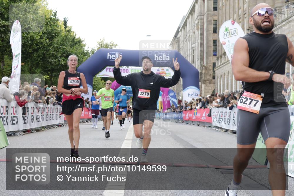 06.09.2026 - CURREX Alsterlauf Yannick Fuchs http://msf.ph/oto/10149599 06.09.2026 09:51:00 Ziel 2008, 2200, 2344, 2594, 2803, 3152, 3279, 3468, 3498, 3664, 3700, 4070, 4317, 4687, 5101, 5102, 5365, 5480, 6182, 6277 meine-sportfotos.de