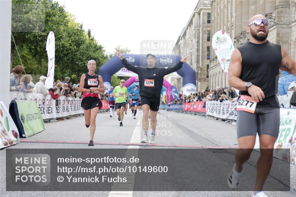 06.09.2026 - CURREX Alsterlauf Yannick Fuchs http://msf.ph/oto/10149600 06.09.2026 09:51:01 Ziel 2008, 2200, 2344, 2594, 2803, 3152, 3279, 3468, 3498, 3664, 3700, 4070, 4317, 4687, 4895, 5101, 5102, 5365, 5480, 5642, 5977, 6277 meine-sportfotos.de