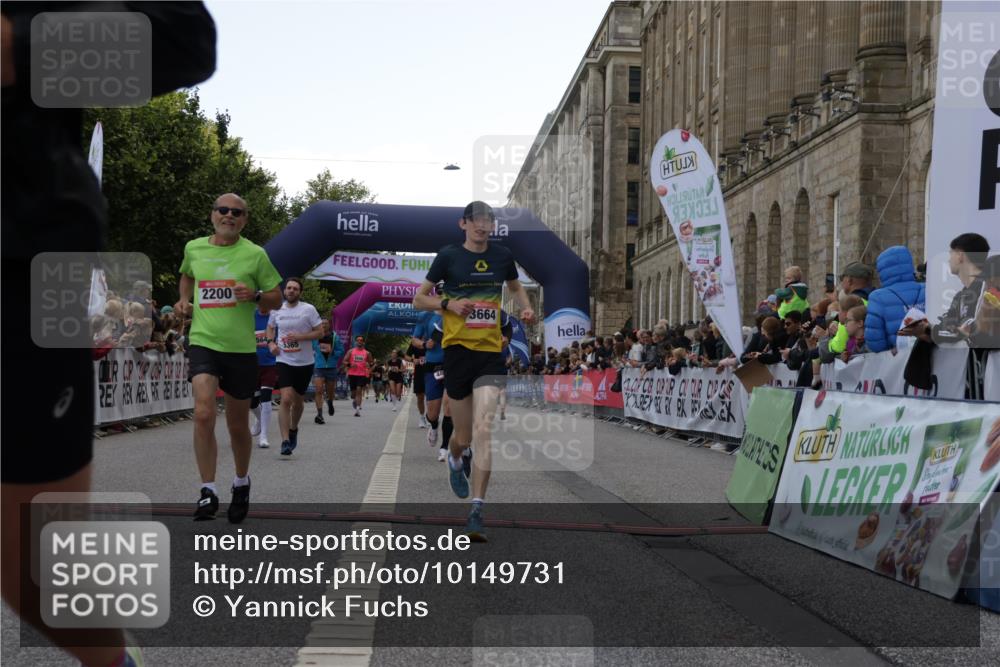 06.09.2026 - CURREX Alsterlauf Yannick Fuchs http://msf.ph/oto/10149731 06.09.2026 09:51:03 Ziel 2200, 2344, 2594, 2803, 3152, 3279, 3498, 3664, 3700, 4070, 4687, 4895, 5101, 5365, 5551, 5609, 5642, 5977, 6204, 6277 meine-sportfotos.de